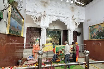 Shree Giriraj ji Maharaj Danghati mandir Goverdhan