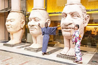 Summer is indeed the perfect time to stroll through Osaka streets in a yukata! A proud introduction to Osaka sightseeing