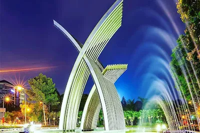 Hoang Van Thu Park