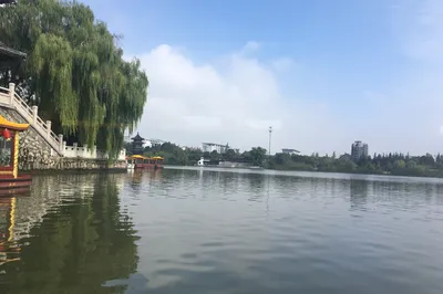 Fengcheng River, a Pleasant Boat Ride in the Autumn Breeze