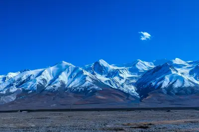 Yuzhu Peak Glacier Viewing Point