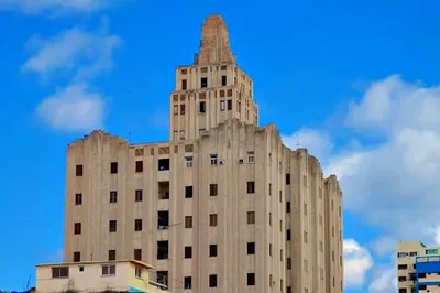 López Serrano Building