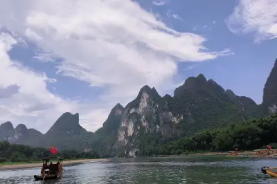 Li River Yangshuo Bamboo Raft Cruise Center