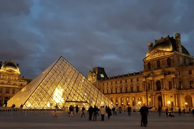 Autumn Charm of Paris