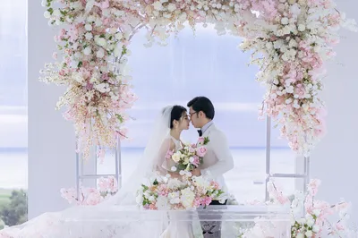 Travel Weddings: Who They’re For – Young People, Look Here, It’s Awesome!