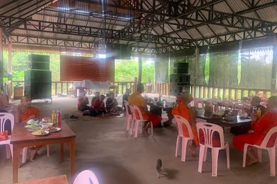 Vanglaung creek ຕາດວັງຫລວງ