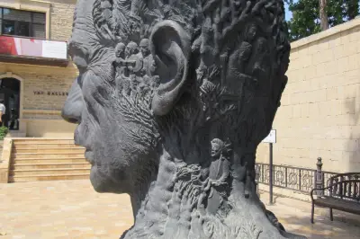 Vahid Monument