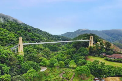 Explore Guangzhou's Surroundings This Way: Few Crowds, Gorgeous Views with Waterfalls, Flower Seas, and a Glass Bridge