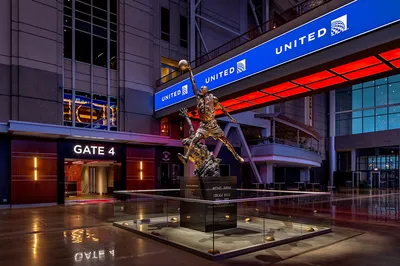 Michael Jordan Statue