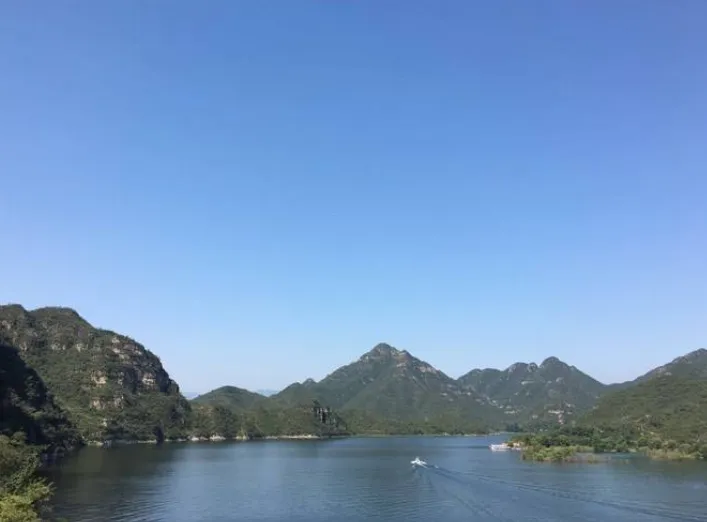 京津冀周末休闲好去处，游保定易水湖宿望湖春山庄赏大坝美景 ！