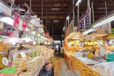 Ton Phayom Fresh Market