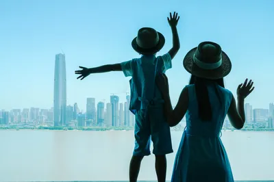 繽紛夏日，醉美江城，來一場坐擁無敵江景的五星邂逅