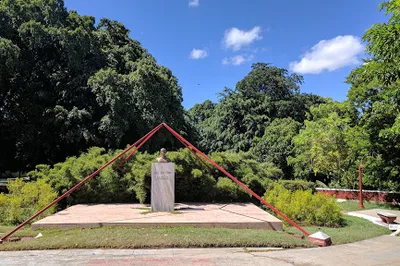 Estatua de Ho Chi Minh