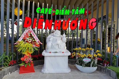 Sân bóng đá Chuyên Việt