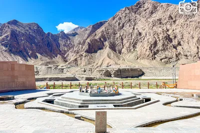 A magical fountain appears in Kunlun Mountains, unfrozen all year round at an altitude of 3,800 meters, revered as the Kunlun Sacred Spring