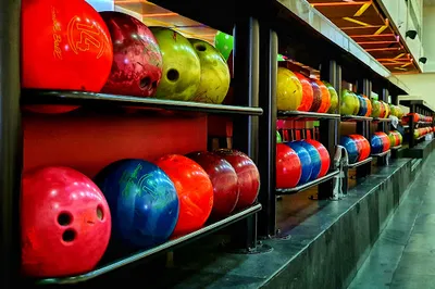 La Bolera desde 1976 (Bolos, Restaurante, Heladería, Bar, Billar y muchas diversión).