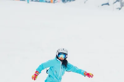 Skiing in Tonglu Shengxianli: Jiangnan Kids Embrace the Joy of Outdoor Skiing