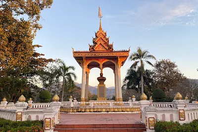 Kaysone Phomvihane Monument