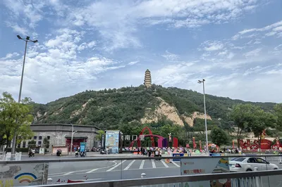 Crossing the Twin Canyons of Northern Shaanxi: Touching the Veins of Time from Hundreds of Millions of Years Ago