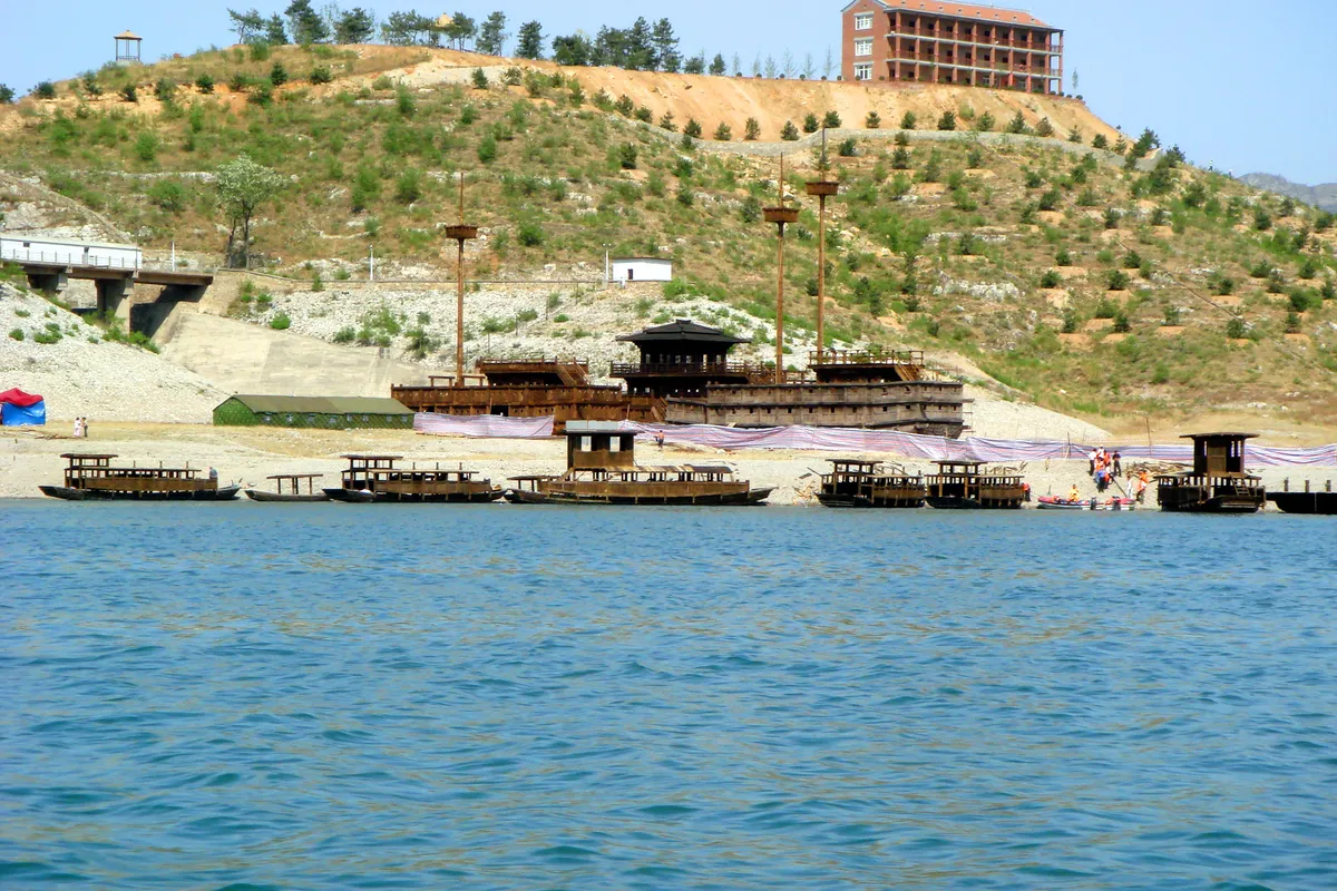 河北旅游：与三国赤壁结缘的易水湖（图）