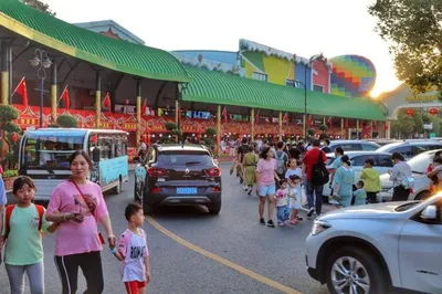 Manor's National Day Golden Week: Cultural Tourism Achieves Popularity and Profit, with Over 150,000 Visitors!