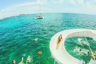 Dancer Cruise Cancun