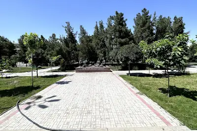 Pamyatnik Narodnym Bakhshi-Poetam