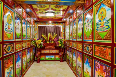 Aling Jixiang Tibetan Village