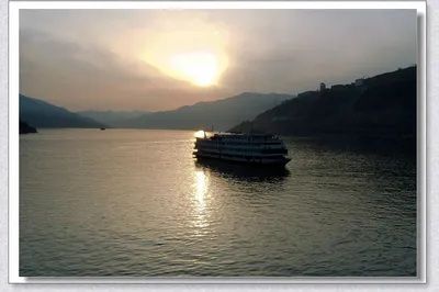 From the Three Gorges to Luoyang