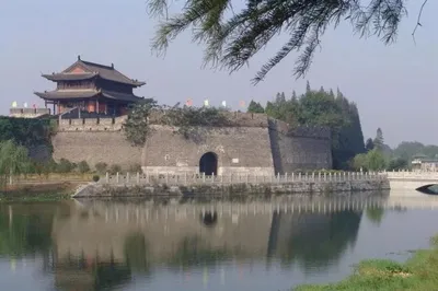 Jingzhou, with a history of over 2,600 years since its founding, joins hands with the ancient capital Xi'an to create a dazzling twin-city lantern festival