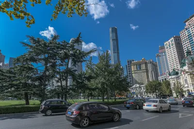 東北交通秩序最好的城市：車讓人的文明出行，營造此城的紳士風範