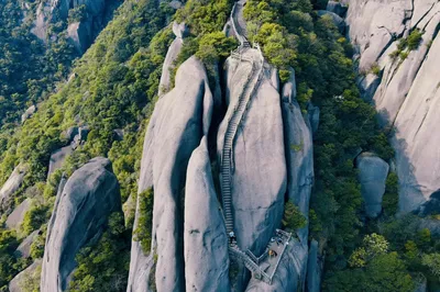 Taimu Mountain's Gourd Cave: An Explorer's Paradise