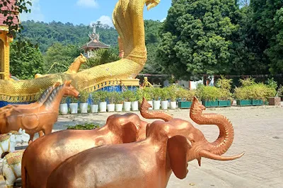 ວັດບ້ານອ່າງໃຫ່ຍWat Ang Yai