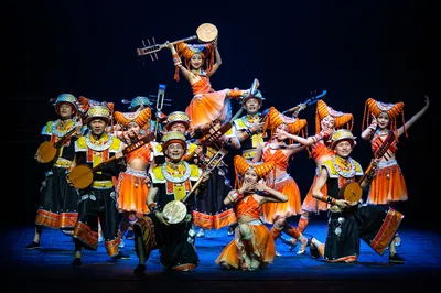 A Thousand-Year-Old Guilin Story: Shuttling Through Time and Space Amidst Scenic Mountains and Rivers!