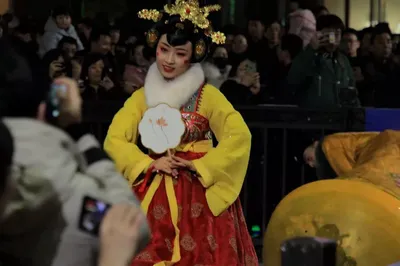 No need to go to Xi'an to check in, the不倒翁小姐姐 is meeting you at the Garden Expo Park!
