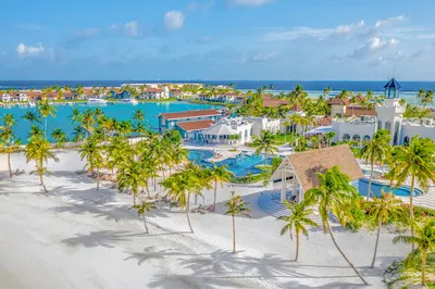 The Beach Club at SAii Lagoon Maldives Curio Collection by Hilton