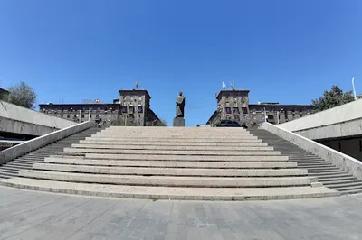 Suren Spandaryan Statue