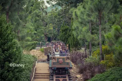 Big Grizzly Mountain Runaway Mine Cars