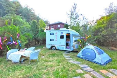 A New Winter Travel Trend: Kunming's First 'Hot Spring RV Camp' Makes for a Perfect Weekend