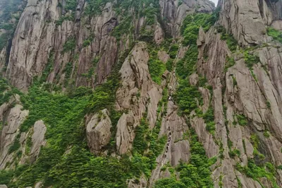 A Spontaneous Trip: A Thousand-Mile Round Trip to Scale Tiandu Peak Overnight