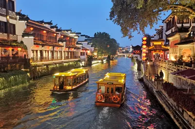 Sightseeing Boat Tours Along Qinhuai River in Nanjing