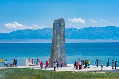旅行和旅遊的區別是年齡？小姐姐是旅行，上了年紀就是旅遊？