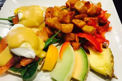 ALE - Amberwood Lounge & Eatery
