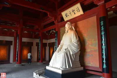 來時有路的杜甫 歸家無期的詩聖