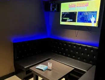 Echo Box Karaoke & Bar