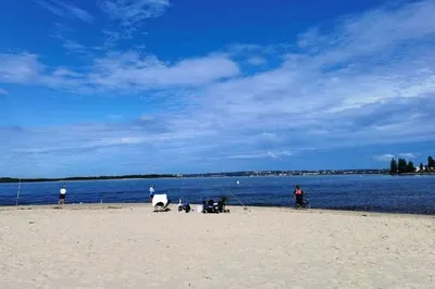 水藍沙白風光綺麗的悉尼羅賓遜夫人海灘