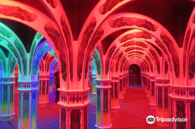 Magowan's Infinite Mirror Maze