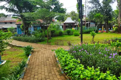 Intirub Triangle Park