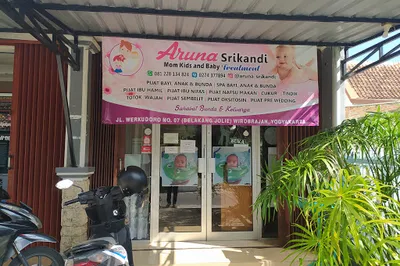 Aruna Srikandi Mom, Kid & Baby Treatment