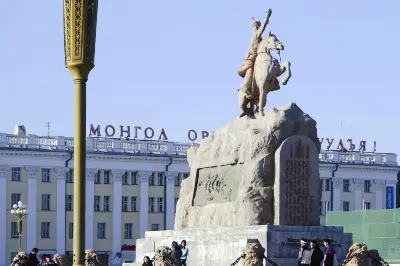 Sukhbaatar monument